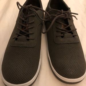 Soma boys size 5 sneaker